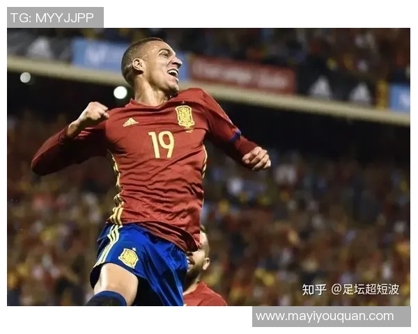 足球球星赛前入场便装造型彰显个性潮流引领时尚风向